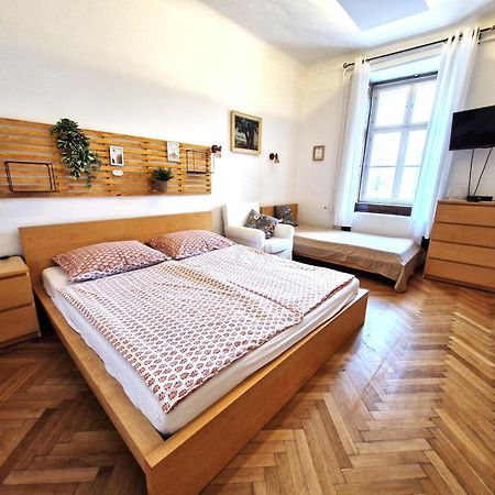 Varkeruelet Apartman Sopron Zewnętrze zdjęcie