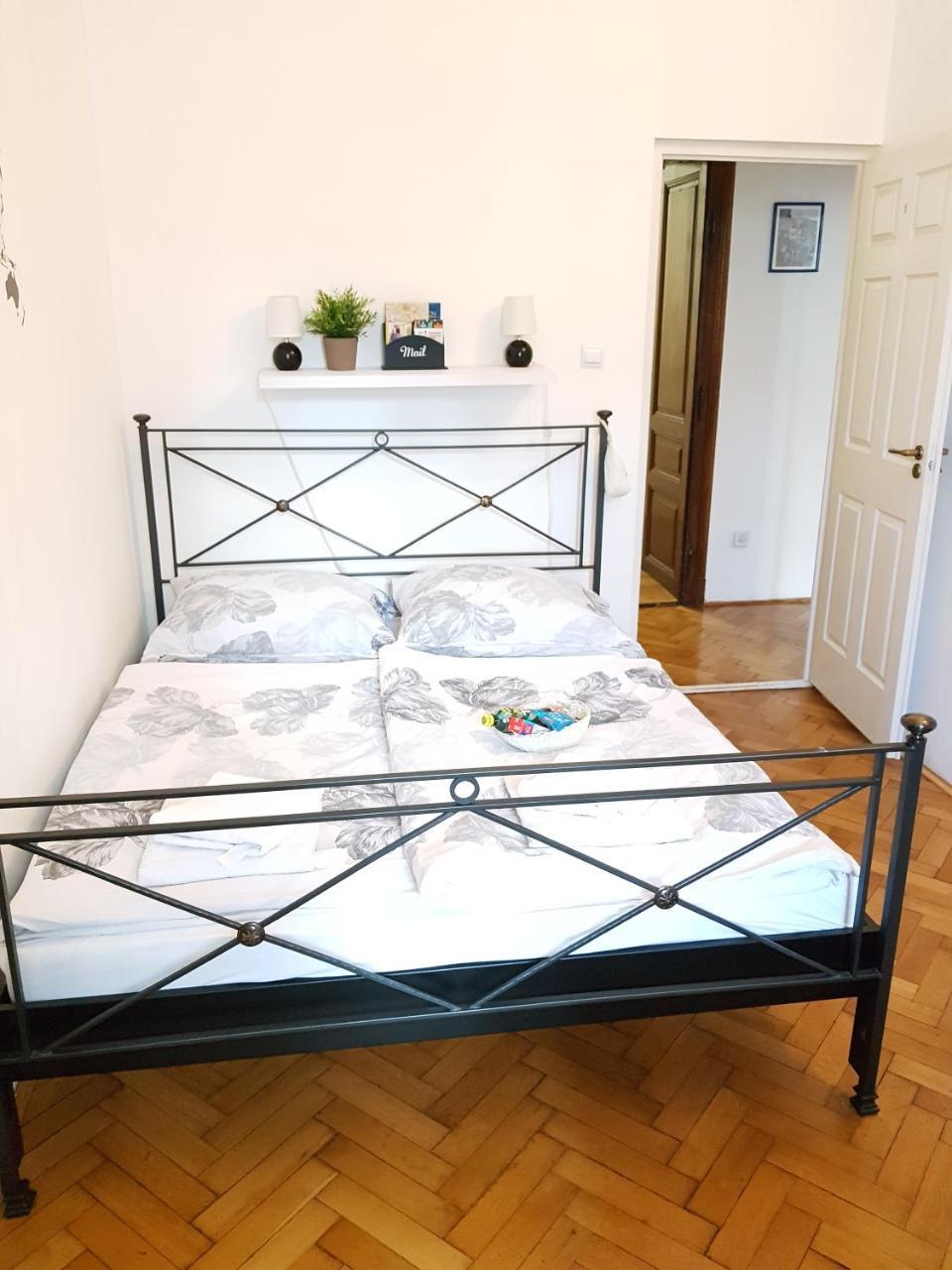 Varkeruelet Apartman Sopron Zewnętrze zdjęcie